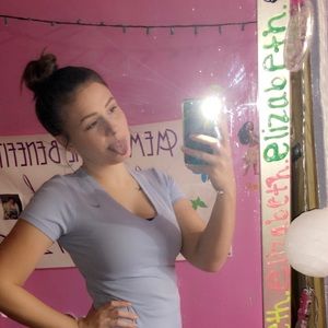 Meet your Posher, Elizabeth